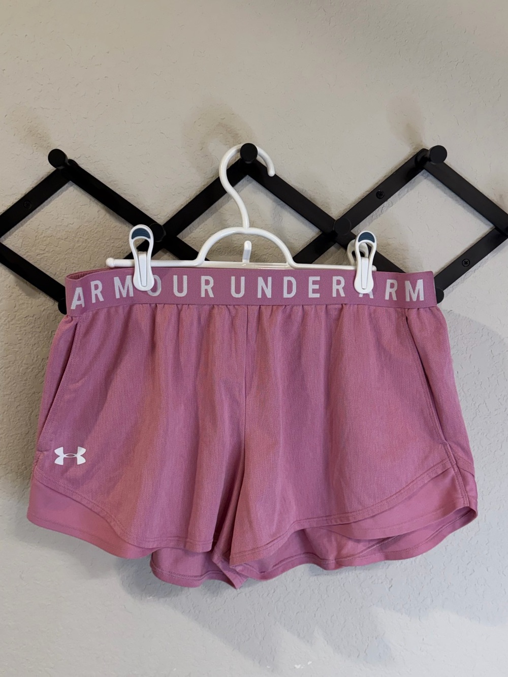 Under Armour Mauve Pink Women's Athletic Shorts Style 1349125